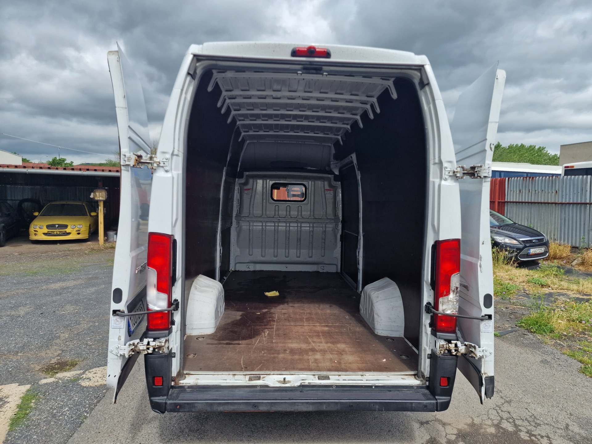 DUCATO L4H3 – ložný prostor