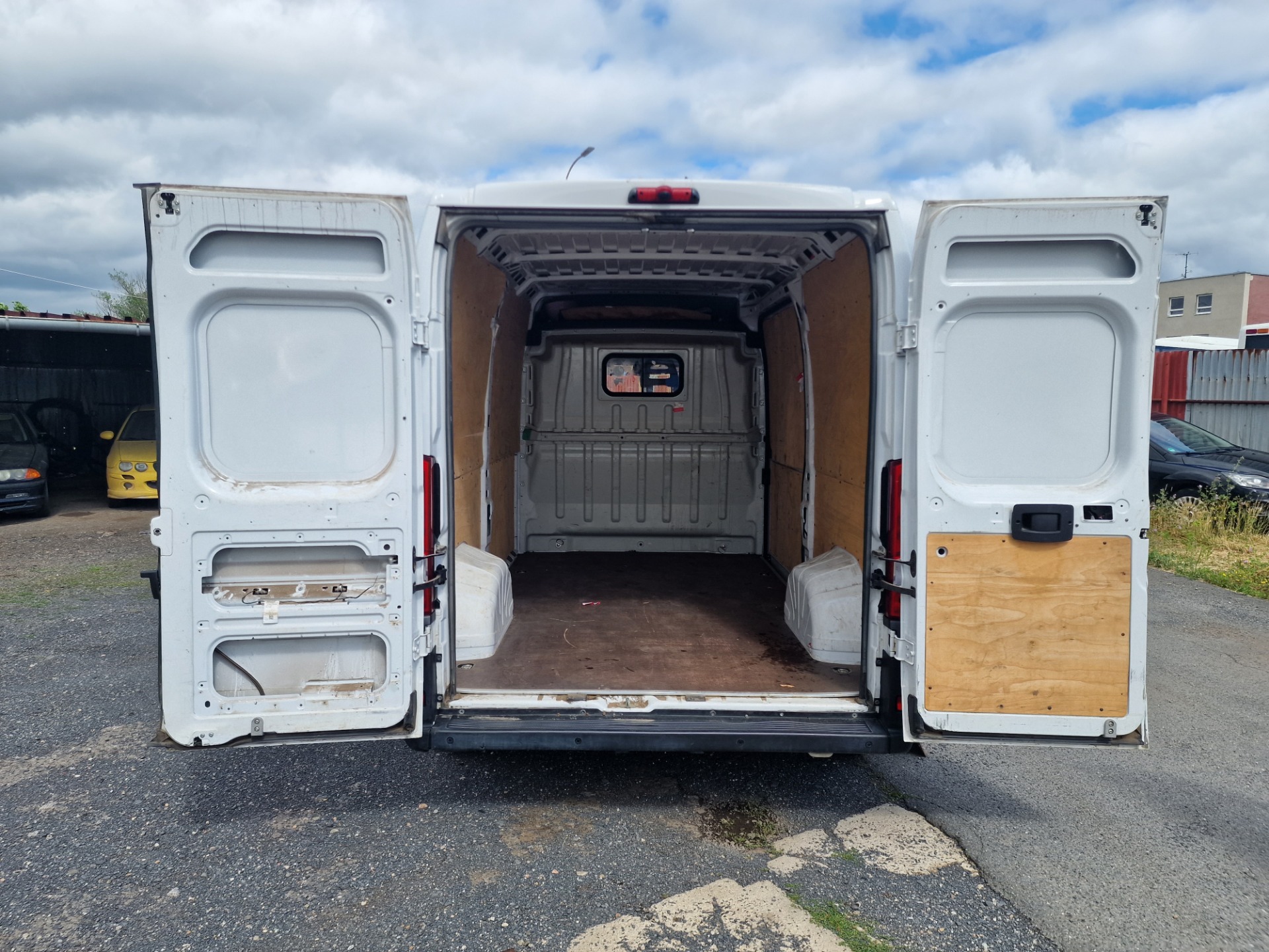 DUCATO L2H2 – ložný prostor
