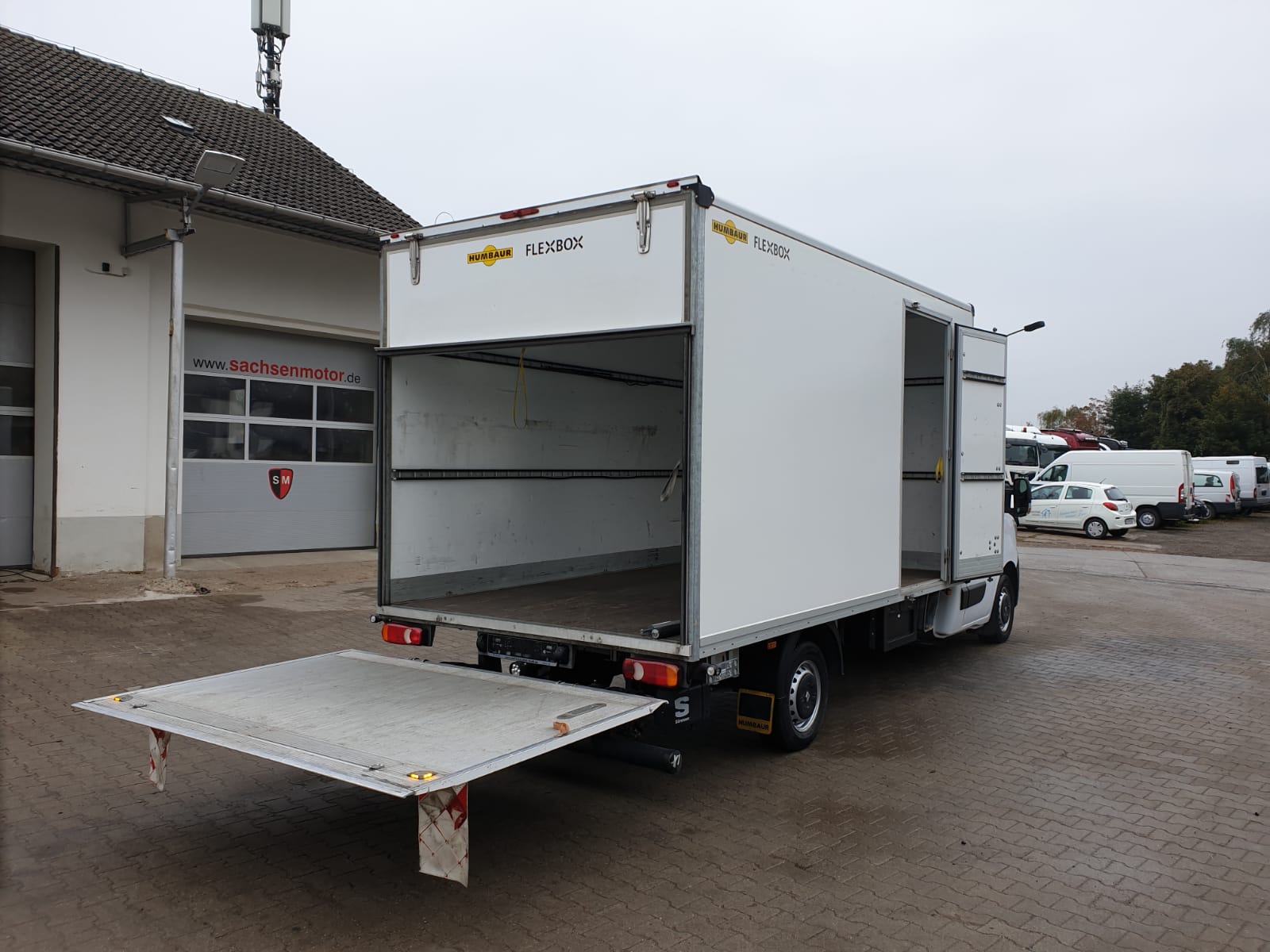 RENAULT MASTER SKŘÍŇ S HČ – ložný prostor